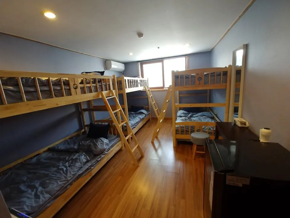 בוסאן Four Season Guest House 2*,  קוריאה הדרומית