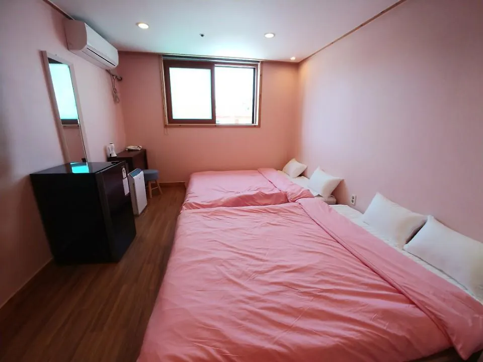 בוסאן Four Season Guest House